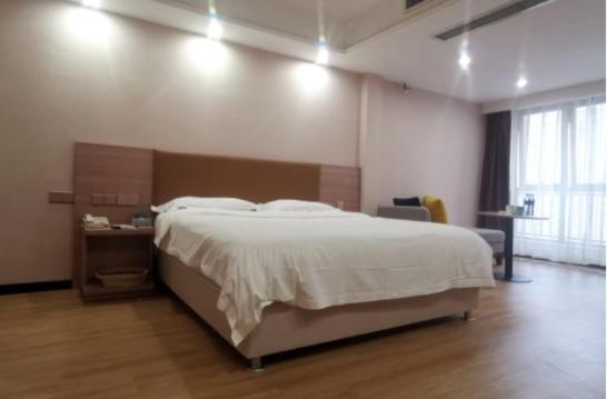 GreenTree Inn Chengdu high-tech Development West Zone Shidai Tian Street Express Hotel : photo 3 de la chambre citoyens chinois continentaux - chambre lit queen-size de luxe