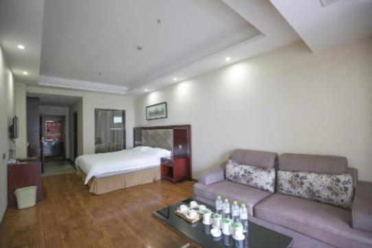 GreenTree Inn SiChuan Chengdu Airport Road Zhujiang Road Express Hotel : photo 3 de la chambre suite deluxe