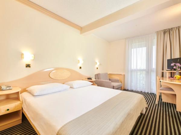 Hotel Istra Plava Laguna : photo 6 de la chambre chambre classique avec balcon - côté mer