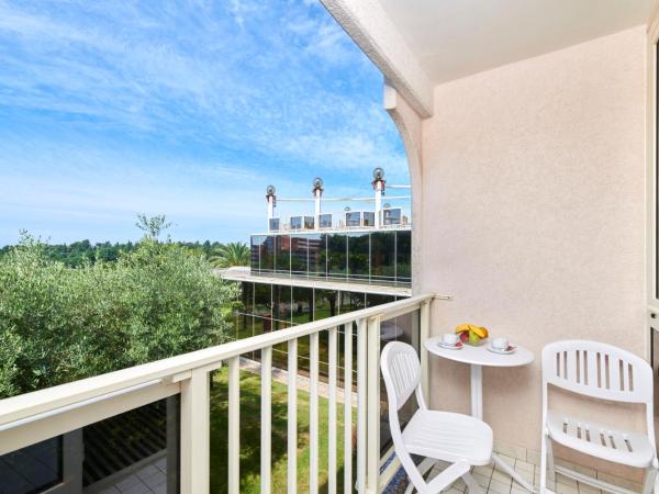 Hotel Istra Plava Laguna : photo 3 de la chambre chambre classique avec balcon - côté mer