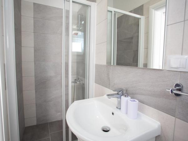 Serious Job Room : photo 4 de la chambre chambre simple avec terrasse commune