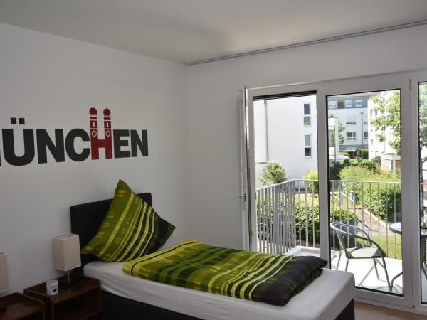 Boardinghouse Henschelstraße : photo 8 de la chambre chambre double ou lits jumeaux avec balcon