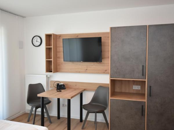 Boardinghouse Henschelstraße : photo 8 de la chambre chambre double ou lits jumeaux