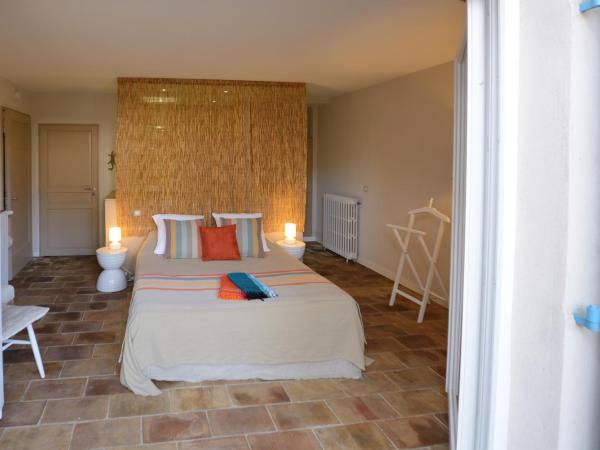 La Singulière : photo 1 de la chambre chambre double avec salle de bains privative