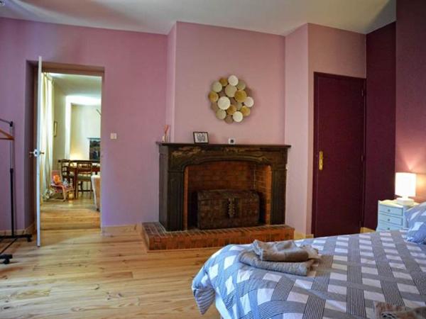 Maison Matachot : photo 2 de la chambre chambre double avec salle de bains commune