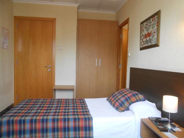 Hostal El Callejón : photo 2 de la chambre chambre simple avec salle de bains privative