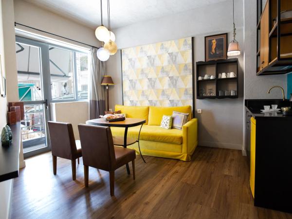 Downtown Athens Lofts - The Acropolis Observatory : photo 1 de la chambre loft vin