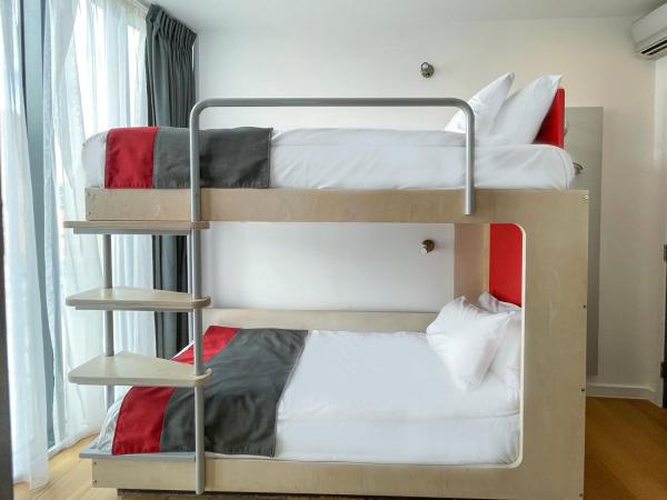 Sleeperz Hotel Cardiff : photo 1 de la chambre chambre lits jumeaux avec lits superposés