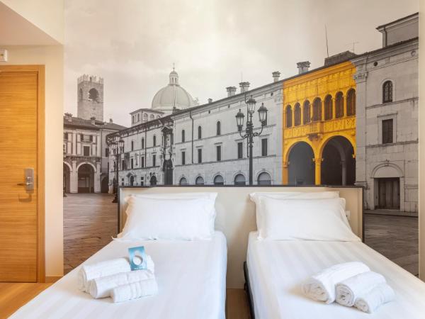 B&B Hotel Brescia : photo 2 de la chambre chambre lits jumeaux