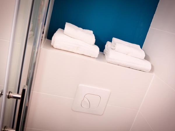 Kyriad Direct Perpignan Nord - Aéroport : photo 3 de la chambre chambre lits jumeaux