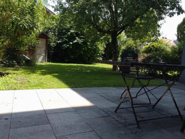 Pension Elisabeth - Rooms & Apartments : photo 2 de la chambre chambre quadruple avec salle de bains privative