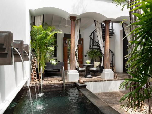 The Siam : photo 3 de la chambre villa avec cour et piscine