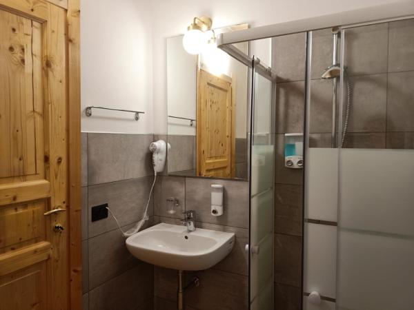 Agriturismo La Perlara - Adults Only : photo 6 de la chambre chambre double avec terrasse - vue sur vallée