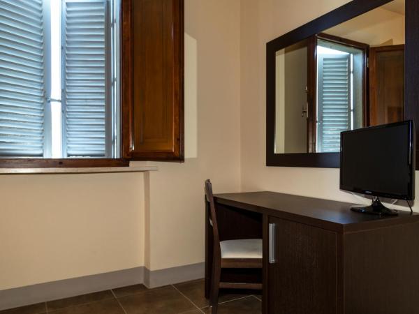 Villa Montarioso : photo 9 de la chambre chambre double ou lits jumeaux classique