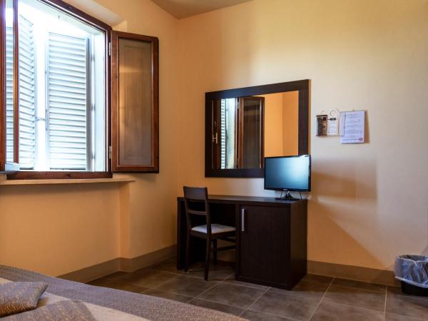 Villa Montarioso : photo 6 de la chambre chambre double ou lits jumeaux classique