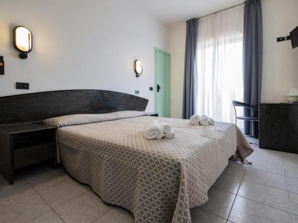 Hotel Nobel : photo 3 de la chambre chambre double ou lits jumeaux Économique avec balcon