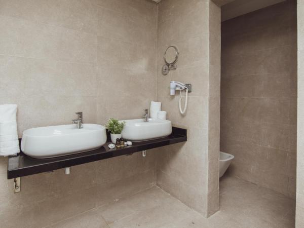 Ocean Atlantic View (Ex Bo Hotel) : photo 8 de la chambre suite supérieure lit king-size