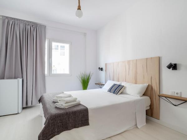 Casa M&J GuestHouse : photo 1 de la chambre chambre double avec salle de bains privative