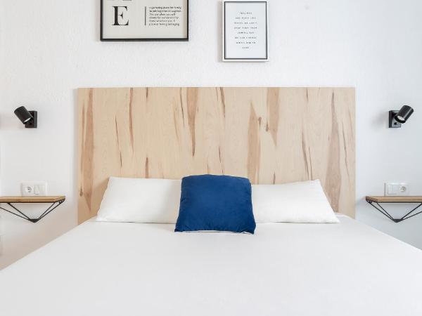 Casa M&J GuestHouse : photo 7 de la chambre chambre double avec salle de bains privative extérieure