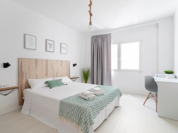 Casa M&J GuestHouse : photo 1 de la chambre chambre double avec salle de bains privative extérieure