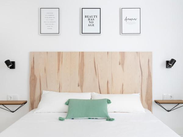 Casa M&J GuestHouse : photo 5 de la chambre chambre double avec salle de bains privative extérieure