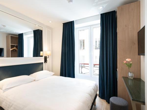 HOTEL AU COEUR DES ARTS ET METIERS : photo 2 de la chambre chambre double - vue sur rue