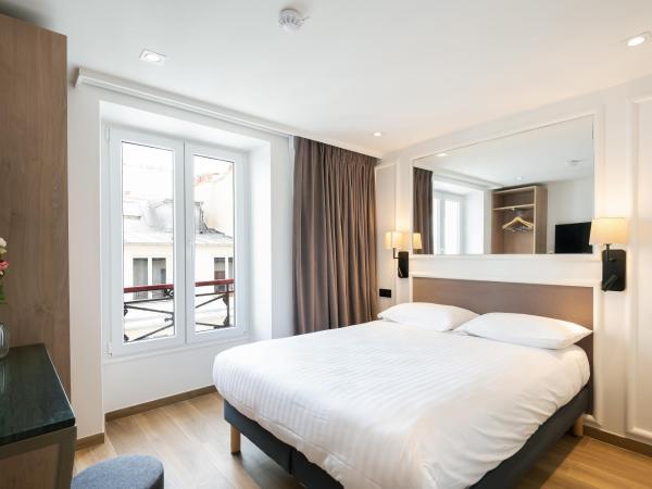 HOTEL AU COEUR DES ARTS ET METIERS : photo 6 de la chambre chambre double - vue sur rue