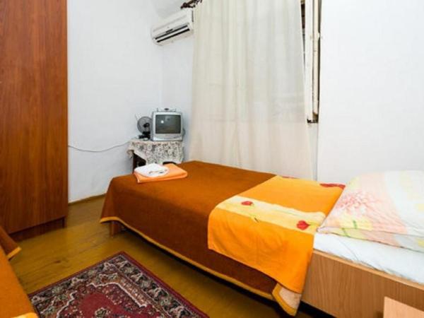 Rooms Kisic : photo 7 de la chambre chambre lits jumeaux avec salle de bains commune