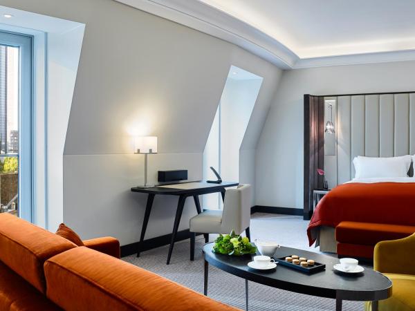 Sofitel Frankfurt Opera : photo 2 de la chambre suite junior avec lit king-size 