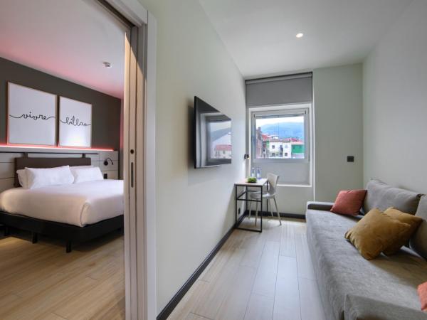 Hotel Bed4U Bilbao : photo 1 de la chambre chambre familiale