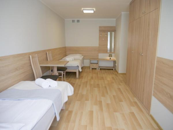 CKS Kraków (Centrum Konferencyjno-Szkoleniowe CS Natura Tour) : photo 9 de la chambre chambre double standard avec salle de bains commune