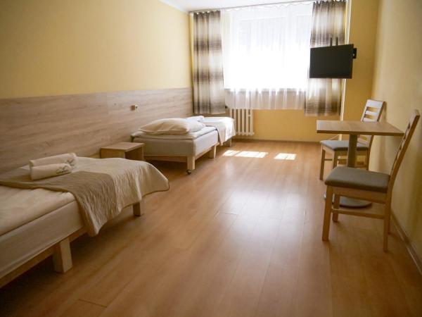 CKS Kraków (Centrum Konferencyjno-Szkoleniowe CS Natura Tour) : photo 2 de la chambre chambre double standard avec salle de bains commune