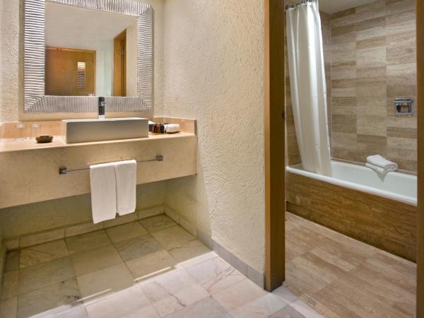 Park Royal Beach Cancun - All Inclusive : photo 5 de la chambre deluxe