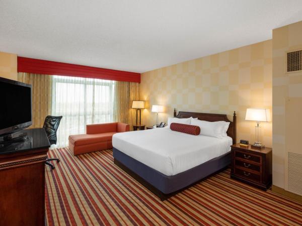 Wyndham Grand Oklahoma City Downtown : photo 3 de la chambre hébergement lit king-size - Étage club - non-fumeurs