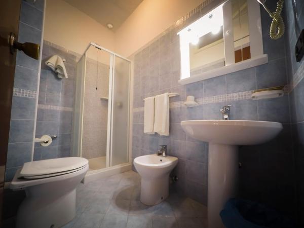 Hotel Angelino : photo 8 de la chambre chambre double ou lits jumeaux - vue sur mer