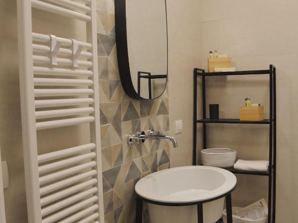 ADELE E IL DUCA Bed and Breakfast : photo 6 de la chambre chambre double deluxe avec lit d'appoint