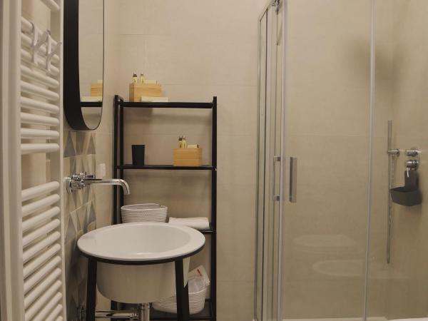 ADELE E IL DUCA Bed and Breakfast : photo 7 de la chambre chambre double deluxe avec lit d'appoint