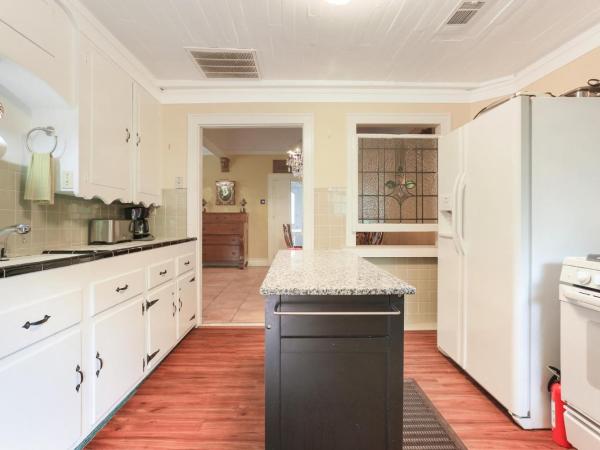 Historic Inn in the Marigny, blocks to French Quarter : photo 5 de la chambre cottage 3 chambres