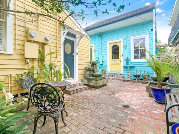 Historic Inn in the Marigny, blocks to French Quarter : photo 4 de la chambre chambre lit king-size deluxe