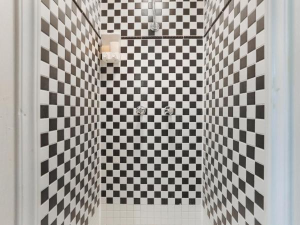 Historic Inn in the Marigny, blocks to French Quarter : photo 9 de la chambre cottage 3 chambres