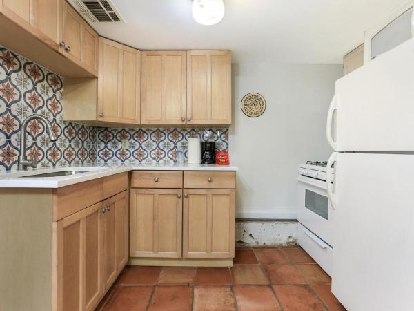 Historic Inn in the Marigny, blocks to French Quarter : photo 4 de la chambre gîte 1 chambre