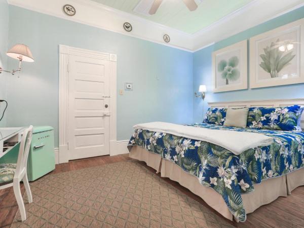 Historic Inn in the Marigny, blocks to French Quarter : photo 1 de la chambre chambre lit king-size deluxe