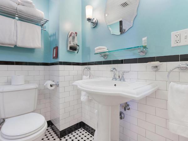 Historic Inn in the Marigny, blocks to French Quarter : photo 3 de la chambre chambre lit king-size deluxe