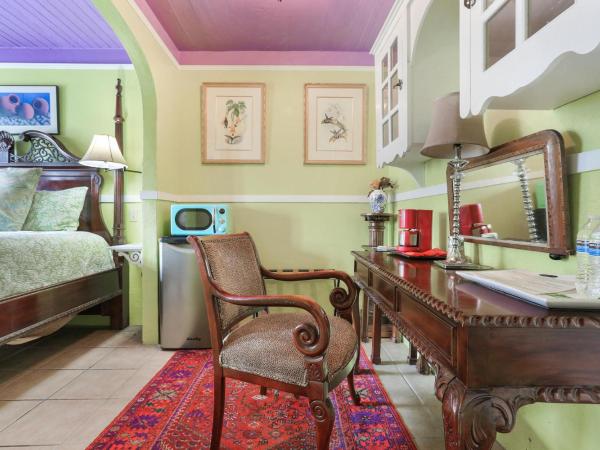 Historic Inn in the Marigny, blocks to French Quarter : photo 2 de la chambre chambre lit king-size deluxe