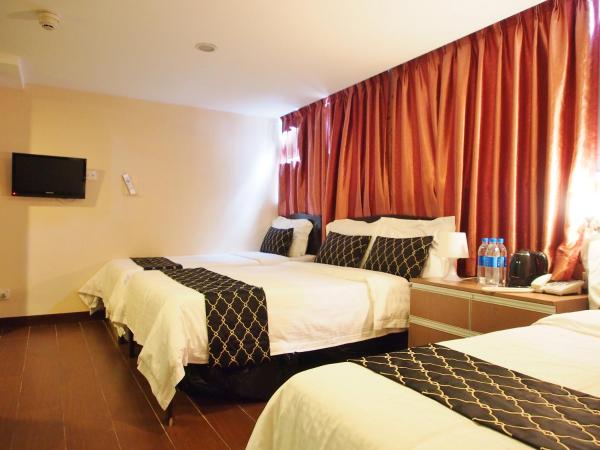 California Hotel : photo 2 de la chambre chambre familiale (6 adultes)