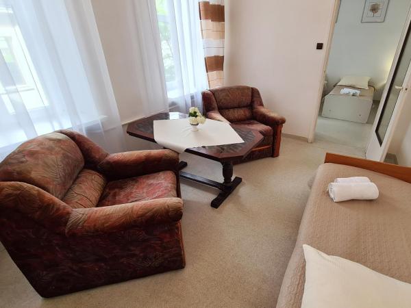 CKS Wrocław - Centrum Konferencyjno-Szkoleniowe CS Natura Tour : photo 4 de la chambre chambre triple