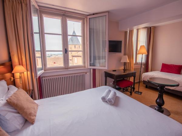 Hôtel Le Donjon - Coeur de La Cité Médiévale : photo 2 de la chambre chambre triple supérieure