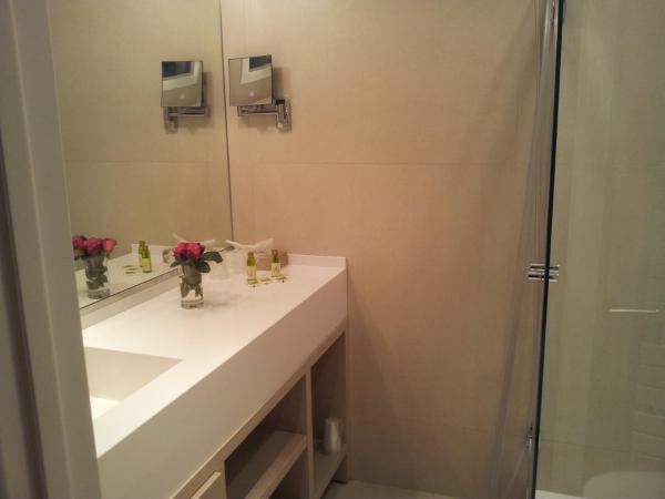 Hôtel de Provence : photo 6 de la chambre studio raphaël - situé à 100 mètres de l'hôtel