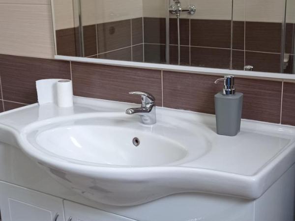 Viktor rooms and apartments : photo 7 de la chambre chambre double deluxe