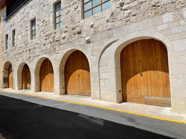 Chambre a Baldaquin Maison de L'Église Du couvent : photo 5 de la chambre chambre double avec salle de bains privative